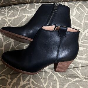 MadewellBlack Leather Ankle Boots with Wooden Heel/Made in Brazil